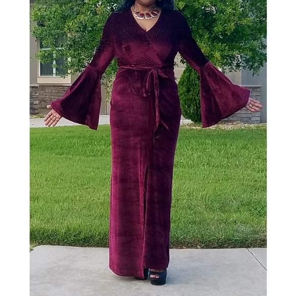 ❣Beautiful Burgundy Crushed Velvet Maxi Dress - Picture 3 of 7
